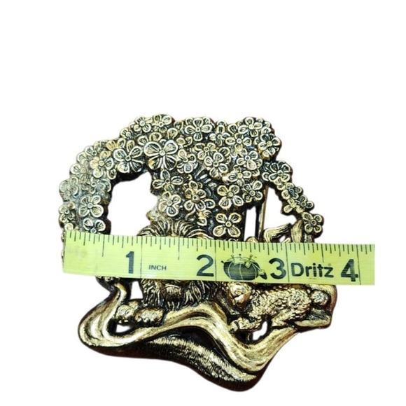Vintage Buxton Belt Buckle “Lion and Lamb” Gold-Tone Collectible Americana - Picture 8 of 12